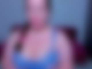 BubbleEmma MILF webcam performer live streaming