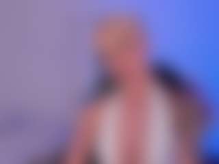 Live cam show with HannaConnorX - Living Room on eurowanks.com