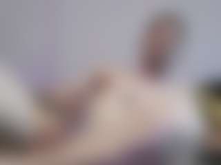 Live cam show with Hocthus - Bedroom on CamwithHer