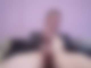 Live cam show with Hocthus - Bedroom on liverealitysex.com