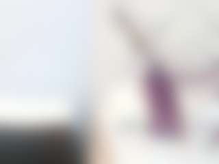 Live cam show with KylieBenson - Lesbian on liverealitysex.com