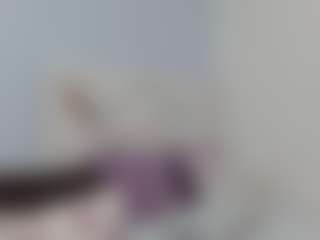 Live cam show with KylieBenson - Camel Toe on StripNow