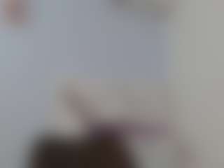 Live cam show with KylieBenson - Submissive on Camming Site
