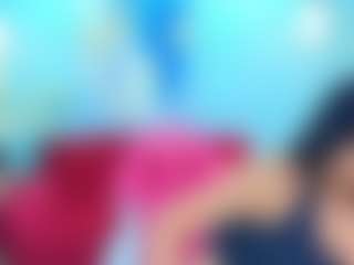 Live cam show with Tammypetit - Living Room on Camsoda