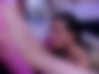 Domiinates Live-Sex-Cam-Show