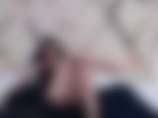 Domiinates Live-Sex-Cam-Show