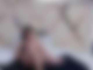 Spettacolo in cam dal vivo con Domiinate - Tease su Camsoda