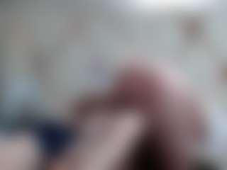 Domiinates Live-Sex-Cam-Show