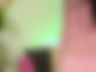 Live cam show with lola-leah - Fingers on Uber Horny