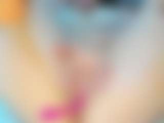 Live cam show with Frosty-fire - Average on Camsoda