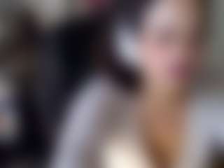 gigglebummm MILF webcam performer live streaming