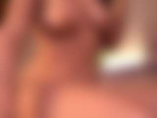 Izzy Wild's Live Sex Cam Show