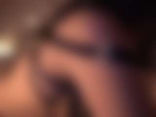 Izzy Wild's Live Sex Cam Show