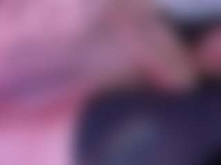 Live cam show with KonnyNaugthy - Striptease MILF on AdultVida.com
