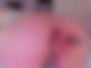 KonnyNaugthy MILF webcam performer live streaming