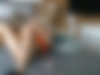Live cam show with Alanahsinns - Smoking on Camming Site