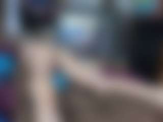Live cam show with Alanahsinns - Brown Eyes on CamClone