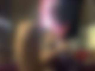 Live cam show with Alanahsinns - Brown Eyes on CamClone