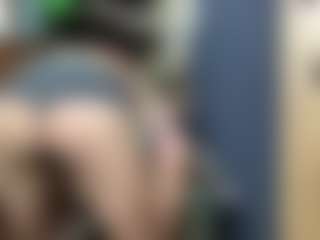 Live cam show with Alanahsinns - Spank on xDating