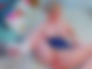 Live cam show with EmillyHart - Longhair on SmokeAndPoke