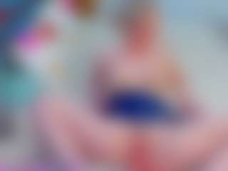 Live cam show with EmillyHart - Big Clit on MyBangCams