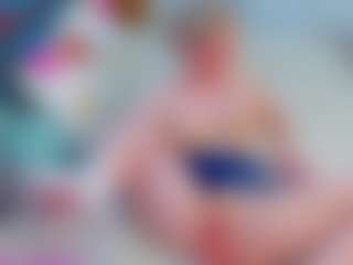 Live cam show with EmillyHart - Teen (18+) on testsause.com
