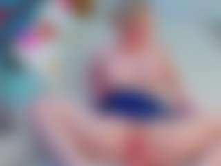 Live cam show with EmillyHart - Big Clit on Fling VIP Chat