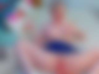 Live cam show with EmillyHart - Young Adult on parknlotfishbdy
