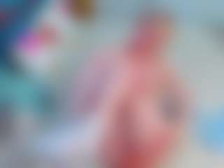 Live cam show with EmillyHart - Longhair on chickslive.net