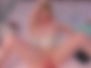 Live cam show with EmillyHart - Big Clit on Camsoda