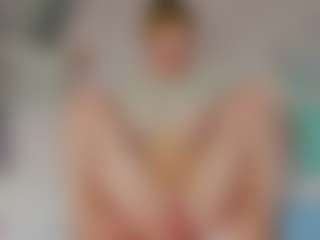 Live cam show with EmillyHart - Big Clit on Camsoda