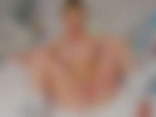 Live cam show with EmillyHart - Longhair on AdultVida.com