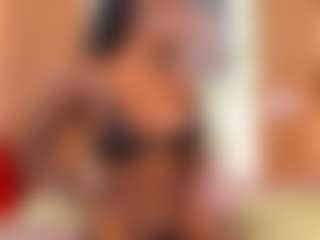 Live cam show with Sam Hill - Eating Pussy on SquirtSoMuch