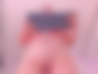 Live cam show with Anna-parkker - Small Ass on Camsoda