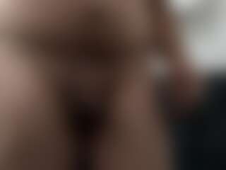 oiram1243's Live Sex Cam Show