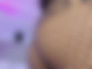 AnnieRussell's Live Sex Cam Show