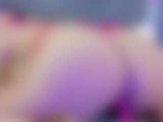 Live cam show with Madison - Fingers on Camsoda