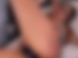 Live cam show with Steffany Beck - Garter on Dare Cams