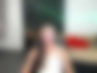 Live cam show with EmmiGreen - Orgasm on AdultVida.com
