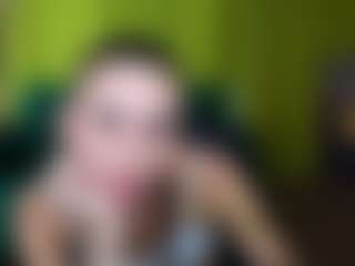 EmmiGreen's Live Sex Cam Show