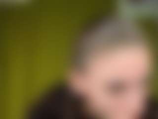 Live cam show with EmmiGreen - White on Camsoda | ukraine