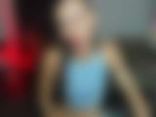 Live cam show with EmmiGreen - Tease on Camsoda