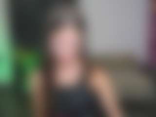 Live cam show with EmmiGreen - Chubby on livesuperchat.net