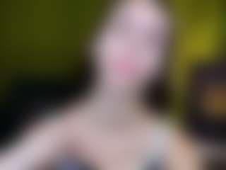 EmmiGreen's Live Sex Cam Show