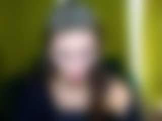 Live cam show with EmmiGreen - Small Tits on Dare Cams