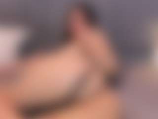 Live cam show with Saraah-Cooper - Body Massage on Camsoda Late Night