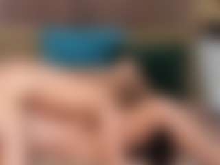Live cam show with VanessaSweet00 - Shaved Pussy on TeamSkeetLive