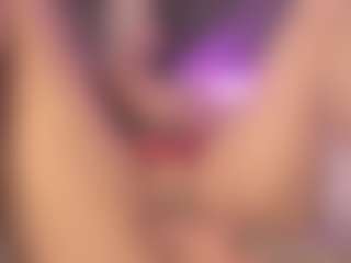 Spettacolo in cam dal vivo con ALICIA - Average su Camsoda