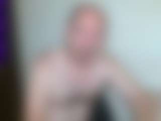 Live cam show with JohanBarker - Chubby on StripNow