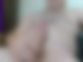 Live cam show with JohanBarker - Daddy on AdultVida.com